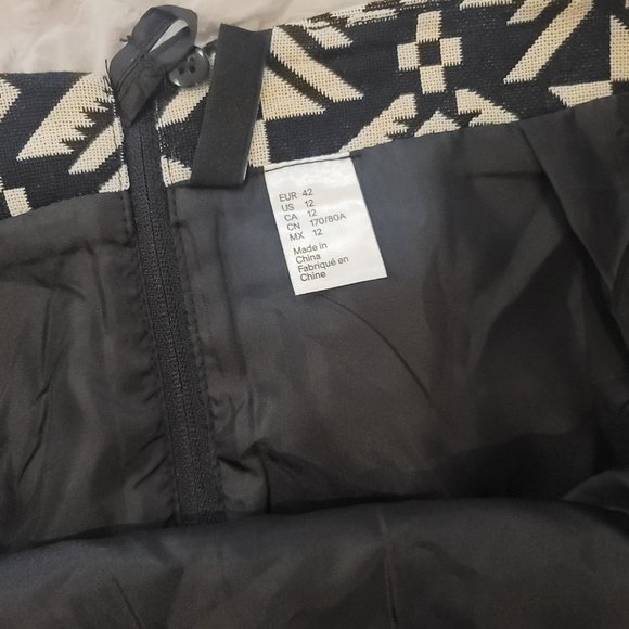 H&M Aztec Mini Skirt - Picture 2 of 3